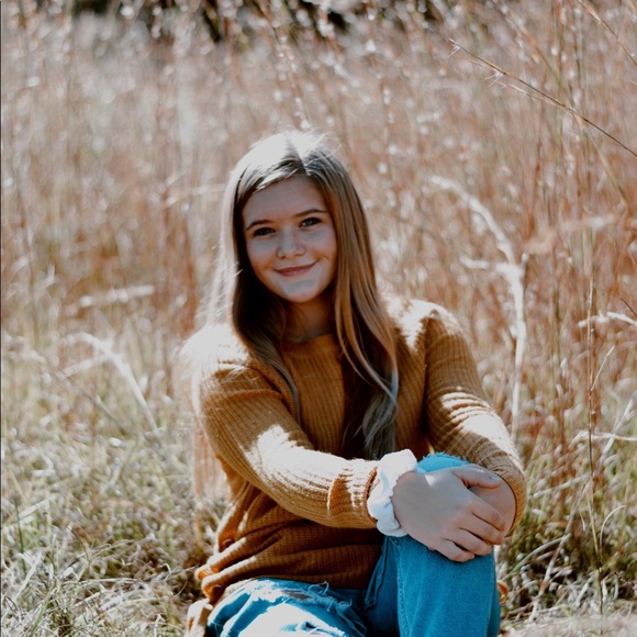 Meet your Posher, Addison - Picture 1 of 1